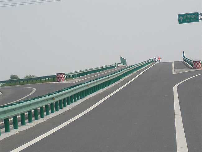 乌兰察布高速公路护栏的材质与规格